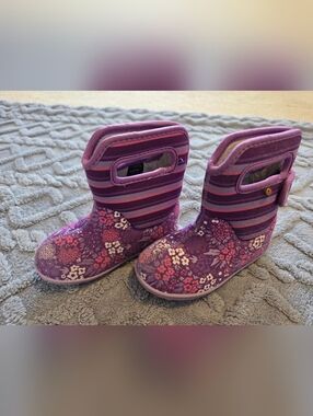 Bogs Girls/Kids Purple Floral & Striped Waterproof Pull-On Boots